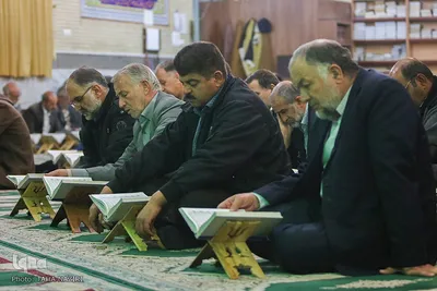 جلسه ترجمه و تفسیر قرآن کریم – اراک/عکاس:طاها نظیری
