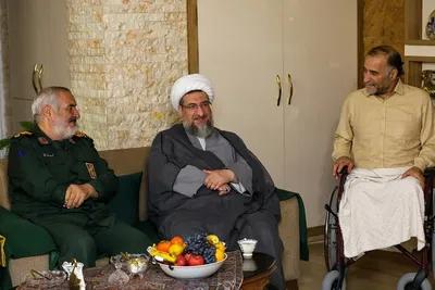عیادت امام جمعه تبریز از جانبازان سرافراز دفاع مقدس