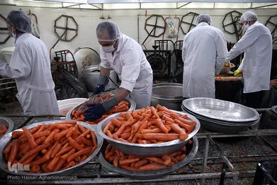 جهاد آبمیوه گیری موکب «المهدی» هیأت رزمندگان اسلام شمیرانات برای یاری کادر درمانی و شفای عاجل بیماران کرونایی