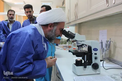 بازدید اساتید حوزه و دانشگاه از مرکز درمان ناباروری/عکاس: زهرا بهرامی