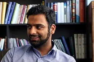 رشد شعر معاصر در فاصله‌ گرفتن از اندیشه‌های دین‌گریزانه پیش از انقلاب