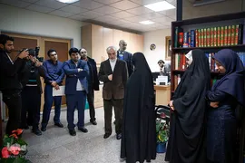 بازدید علی‌اکبر صالحی، معاون رئیس‌جمهور و رئیس سازمان انرژی اتمی کشور از ایکنا