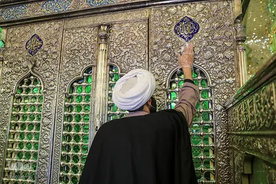 ضدعفونی كردن مستمر ضریح و صحن حرم مطهر شاهچراغ(ع)