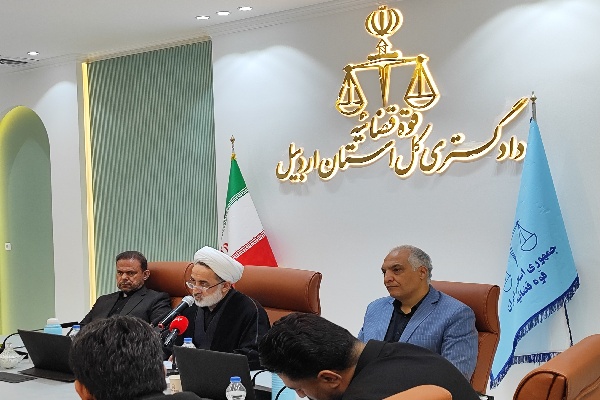 حجت‌الاسلام کثیرلو، رئیس کل دادگستری اردبیل در نشست با اصحاب رسانه