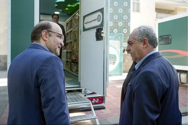 رونمایی از کتابخانه‌های سیار مدرن آذربایجان شرقی