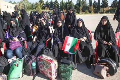 مراسم بدرقه 300 دانش‌آموز دختر در سفر به مناطق عملیاتی جنوب