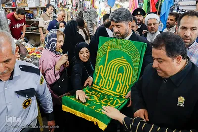 کاروان زیر سایه خورشید در بازار وکیل شیراز