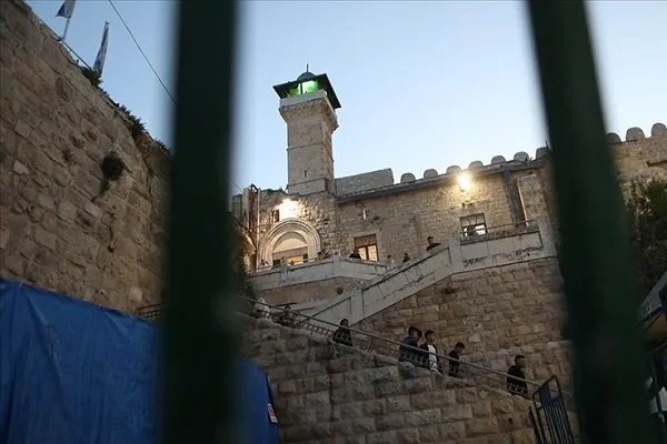İsrail, El Halil'deki İbrahim Camisi'ni bir sonraki duyuruya kadar kapattı