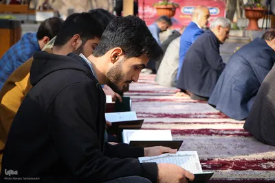 آیین جزءخوانی قرآن کریم در چهارباغ اصفهان