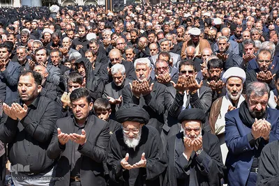 اقامه نماز ظهر عاشورا در تبریز