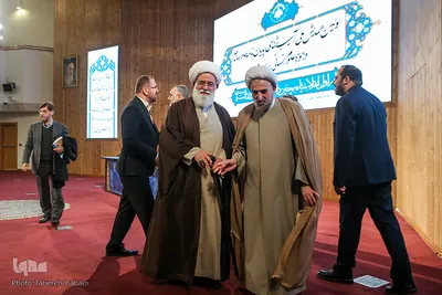 نخستین همایش ملی آسیب شناسی پایان نامه‌ها و رساله‌های حوزه علوم انسانی