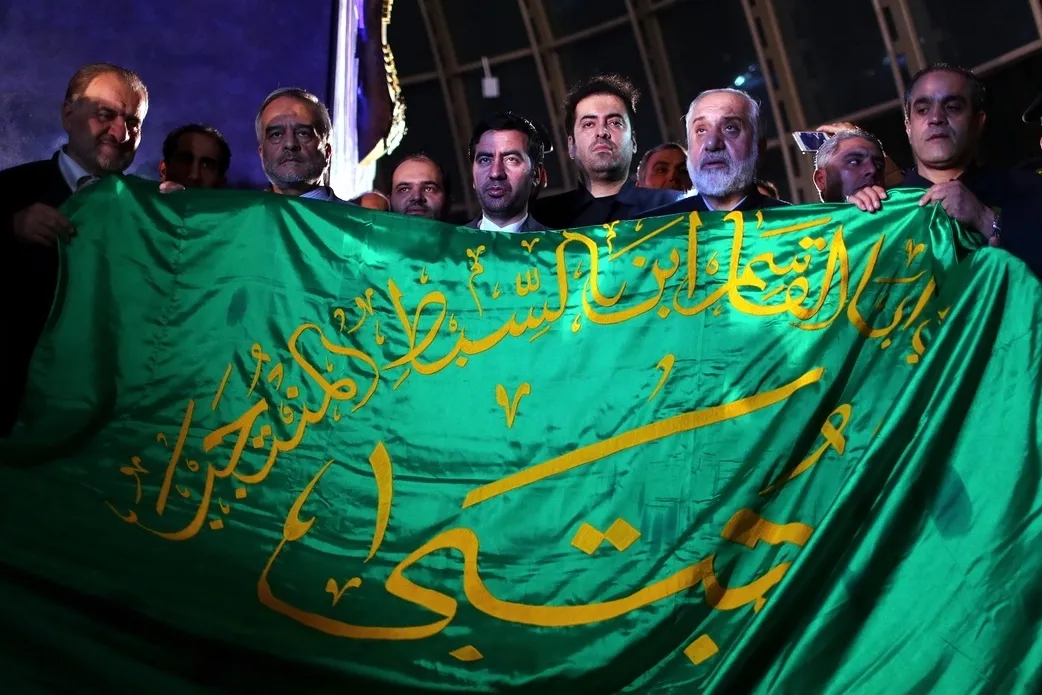 بوستان بهمن؛ میزبان محفل قرآنی و آیین اهتزاز پرچم حرم عبدالعظیم(ع)