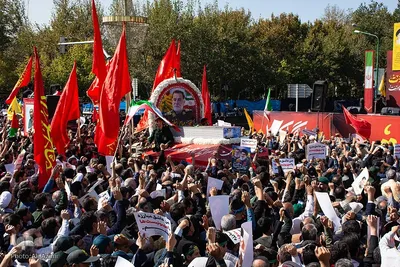 بدرقه پیکر شهید نیلفروشان تا خانه ابدی