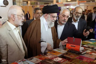 بازدید رهبر معظم انقلاب از نمایشگاه کتاب