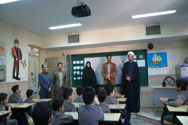 بازدید معاون فرهنگی اداره اوقاف غرب تهران از مدارس طرح تربیت حافظان قرآن