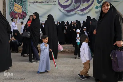 تشییع شهید گمنام با حضور دانش‌آموزان در اهواز