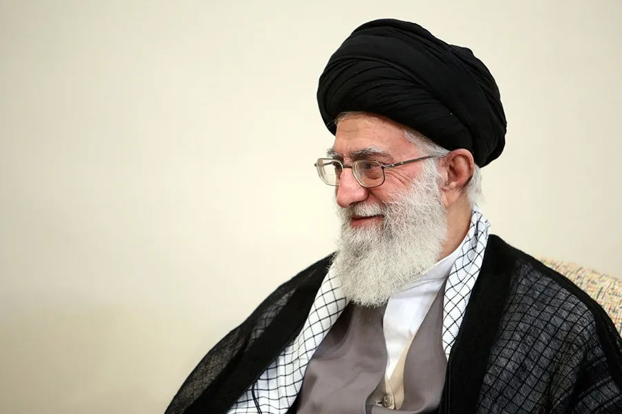 رئیس‌جمهور در آستانه سفر به چین با رهبر معظم انقلاب دیدار کرد