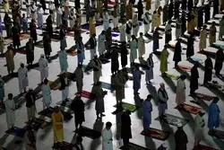 Holding Mass Prayers in Afghanistan Draws Criticism  