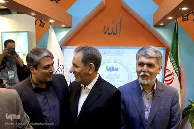 بازدید اسحاق جهانگیری معاون اول رییس جمهور از غرفه ایکنا در نمایشگاه مطبوعات