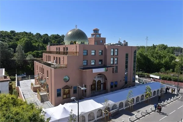 Fransa'da cami açılışları hızlandı