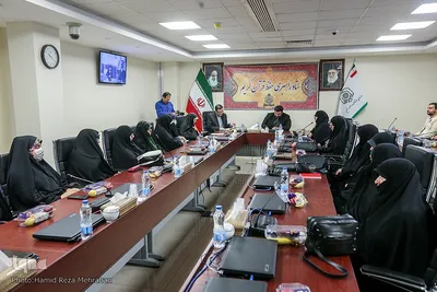 نشست مدیران مرکز امور قرآنی اوقاف با بانوان فعال قرآنی