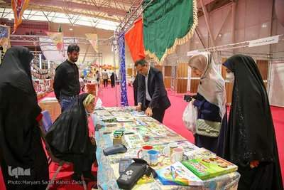 دومین روز نمایشگاه قرآن و عترت شیراز