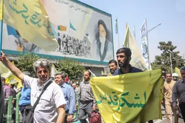 تهرانی‌ها پس از نماز جمعه در محکومیت تهاجم اسرائیل به خیابان‌ها آمدند”