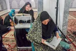 محفل انس با قرآن بانوان در حرم علی‌بن مهزیار اهوازی