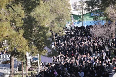 اقامه نماز باران در گلستان شهدای اصفهان