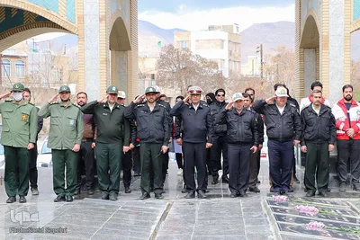 غبارروبی گلزار شهدای ملایر هم‌زمان با روز بزرگداشت شهدا