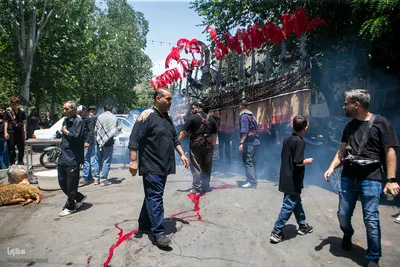 ظهر عاشورای حسینی در میدان شهدای ده‌ونک
