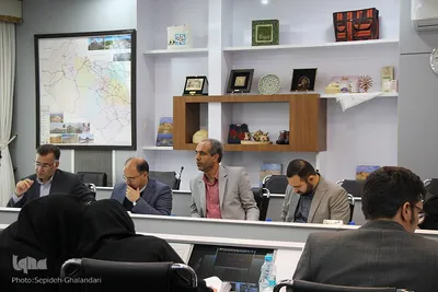نشست مطبوعاتی استاندار خراسان جنوبی بمناسبت دهه فجر