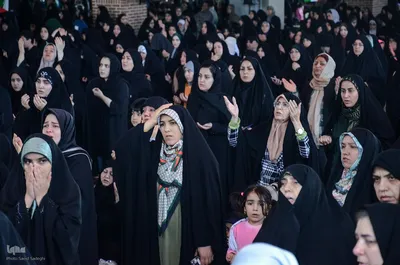 مراسم دعای عرفه در گلزارشهدای وادی رحمت تبریز
