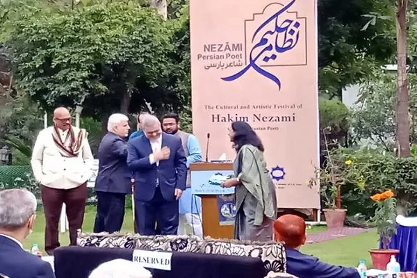 ہندوستان کے برہمن اور ایران کے حکماء کی وحدت پر تاکید