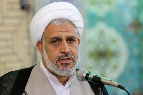 مسئولان با حرکت جهادی مشکلات مردم را حل کنند