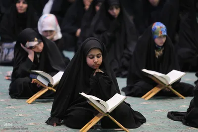 همزمان با پنجمین سالروز شهادت سردار شهید حاج قاسم سلیمانی، محفل انس با قرآن کریم با عنوان «سرباز قرآن» در حسینیه حضرت فاطمه‌الزهرا(س) پادگان ولیعصر(عج) برگزار شد.