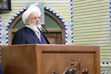 ملت ایران با ایمان و استقامت در مسیر انقلاب ایستاده‌اند