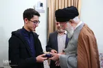 دیدار شطرنج‌باز نوجوان آرین غلامی با رهبر معظم انقلاب