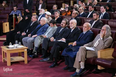 مراسم رونمایی از مجموعه دوازده جلدی گام به گام با امام 