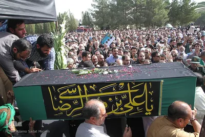 تشییع پیکر جانباختگان حادثه قطار مشهد ـ یزد