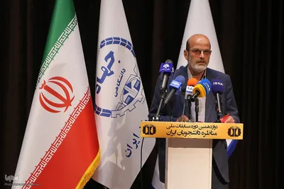 حسن مسلمی‌نائینی، رئیس جهاددانشگاهی در افتتاحیه مسابقات ملی مناظره دانشجویان