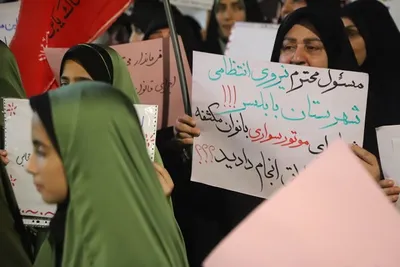 فریاد استکبارستیزی مردم انقلابی در حمایت از ارزش‌های دینی و انقلابی