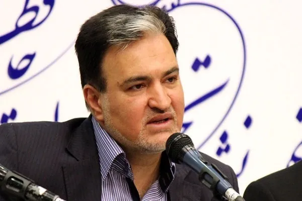 مقرئ ايراني يبيّن أهم ما یمیّز قراءة الشیخ 