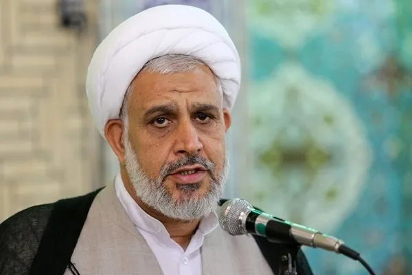 نقش نماز و معنویت در پیروزی و رشد انقلاب تأثیرگذار بود