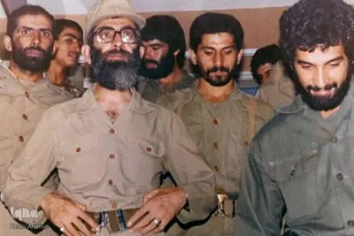 گل خاک شهیدان، حضور رهبر انقلاب در جبهه ها