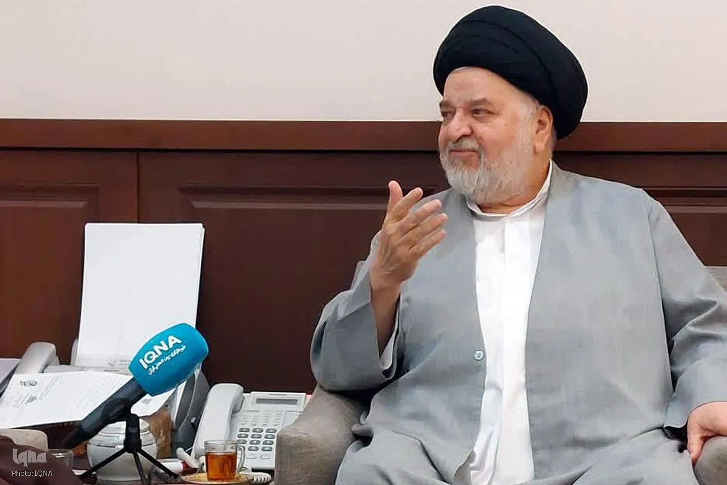 إقامة حفل إزاحة الستار عن موسوعة الغدير في إیران
