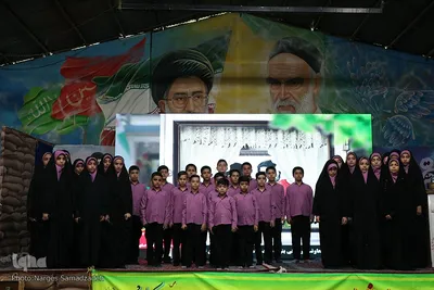 جشن مبعث و گلباران مزار شهدای انقلاب در گلستان شهدای اصفهان