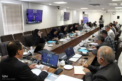 نشست خبری دریجانی مدیرکل بیه سلامت استان یزد وتجلیل از خبرنگاران