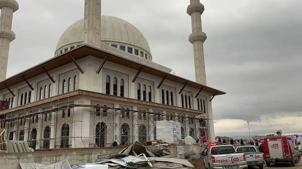 Batman’da cami inşaatında iskele çöktü: 1 ölü, 19 yaralı