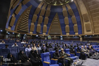 آئین رونمایی از پرچم جدید گنبد حرم حضرت زینب(س) و جامع‌ترین سبد ابزار اقامه عزای سیدالشهدا(ع) 